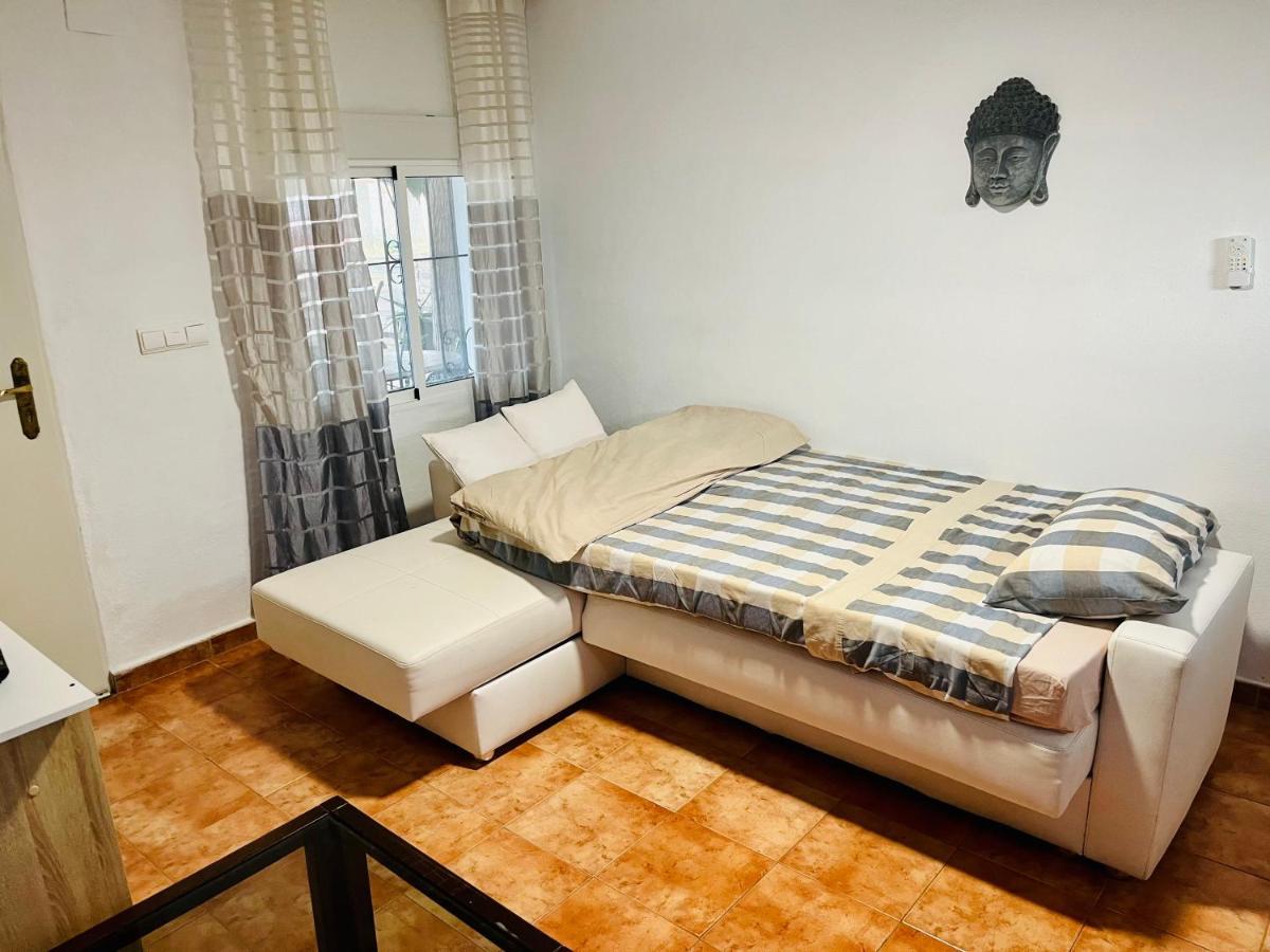 Estudio Adosado Acogedor Con Jardin, Barbacoa Y Parking Privado Alicante Ngoại thất bức ảnh